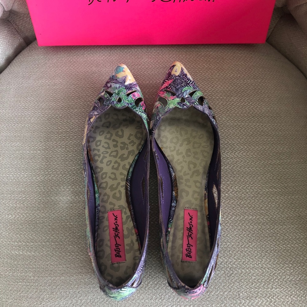 Betsy Johnson Tropical Flats
